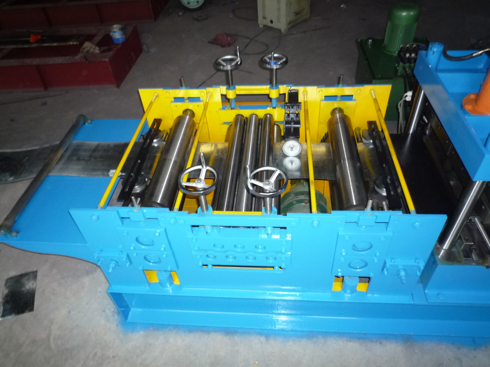  Cold Roll Forming Machine To Q195 / Q235 Carbon Steel