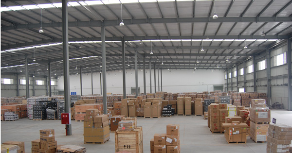 Customized Prefabricated Industrial Steel Buildings Warehouse With Sandwich Panels