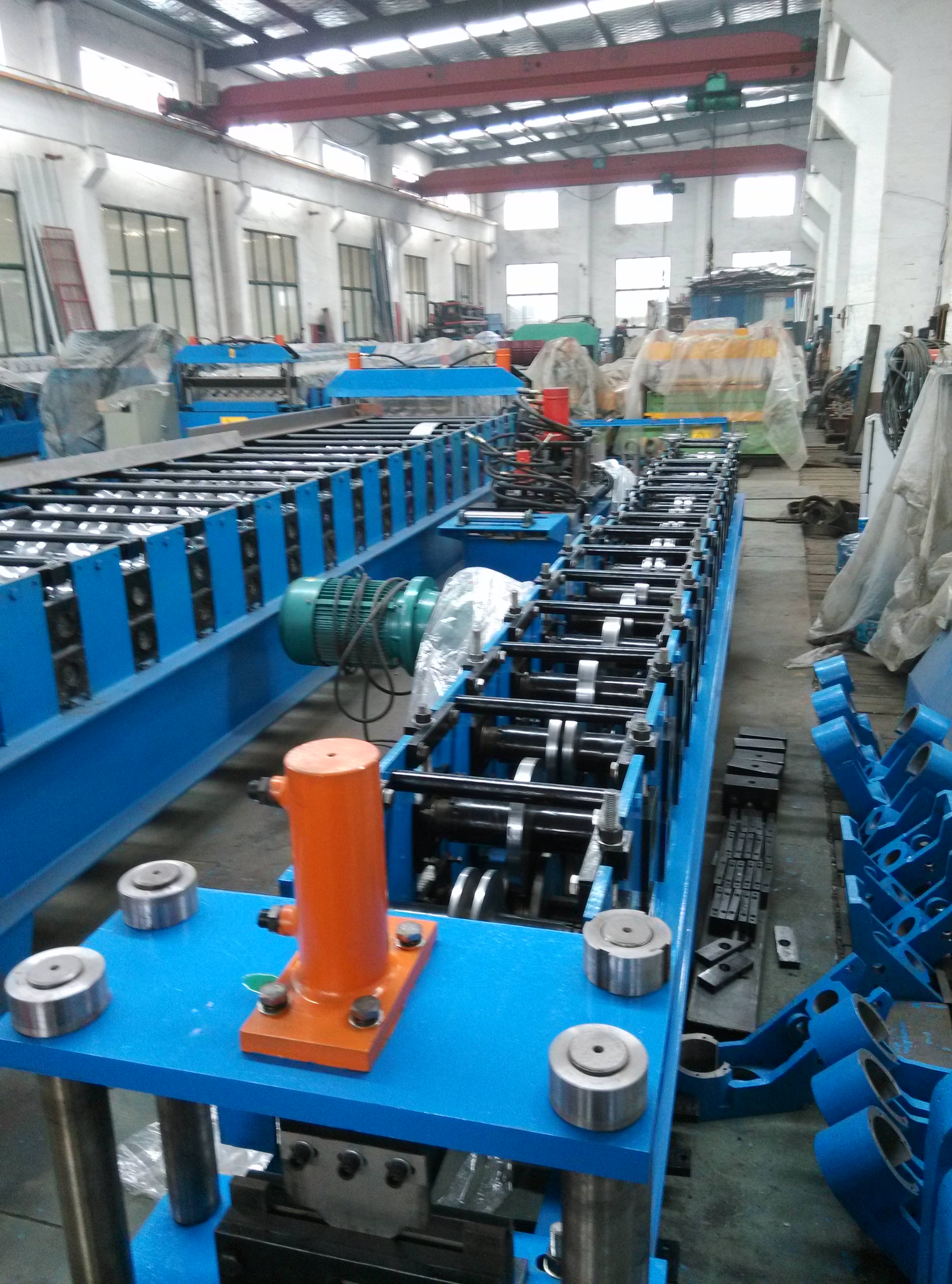 Hydraulic Galvanized Roofing Roll Forming Machine Cutting - Edge